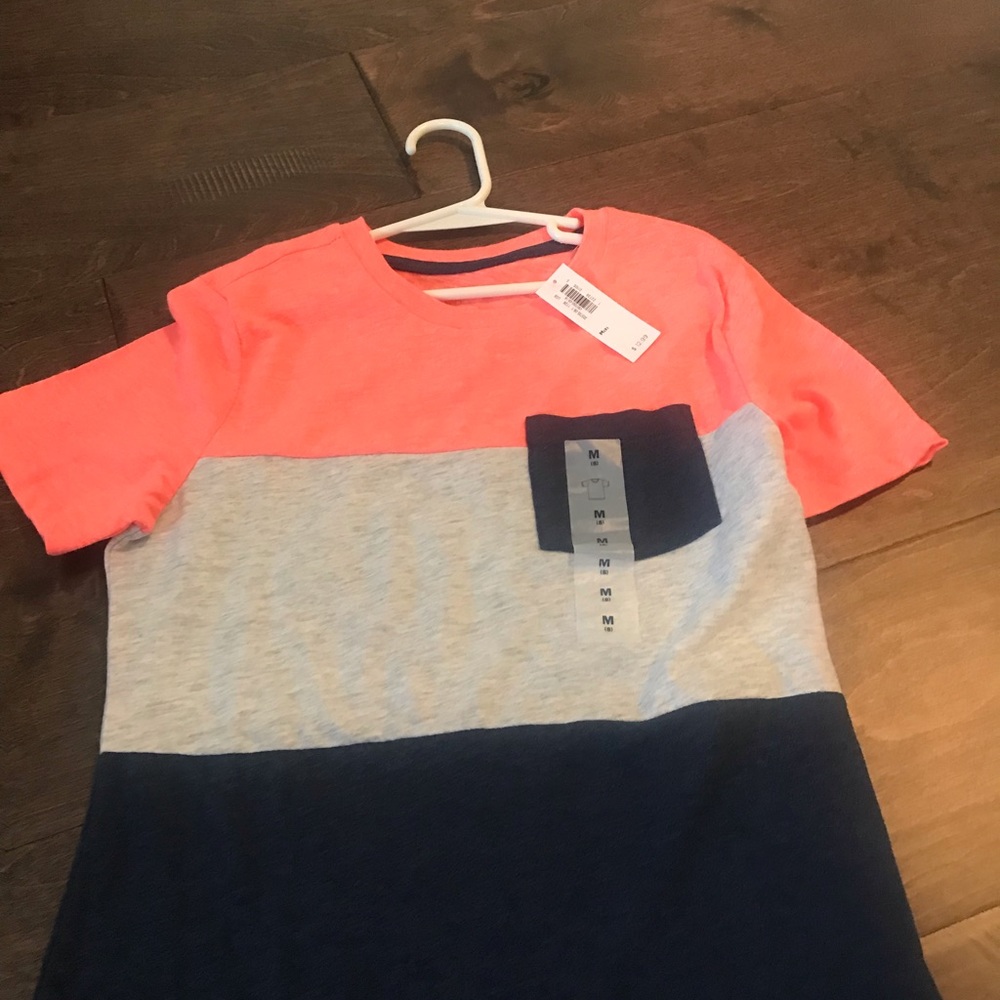 Old navy t-shirt